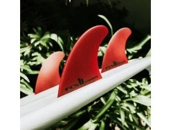 FCS II Accelerator Neo Glass Red Eco Blend Thruster - Large -Aqua Soldes fcs ii accelerator neo glass red eco blend thruster large fcs 7